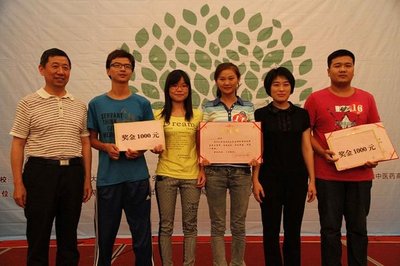 我院選手在蕪湖市2013年大學(xué)生網(wǎng)絡(luò)商務(wù)創(chuàng)新應(yīng)用大賽中奪魁，競賽組織工作獲高度評價
